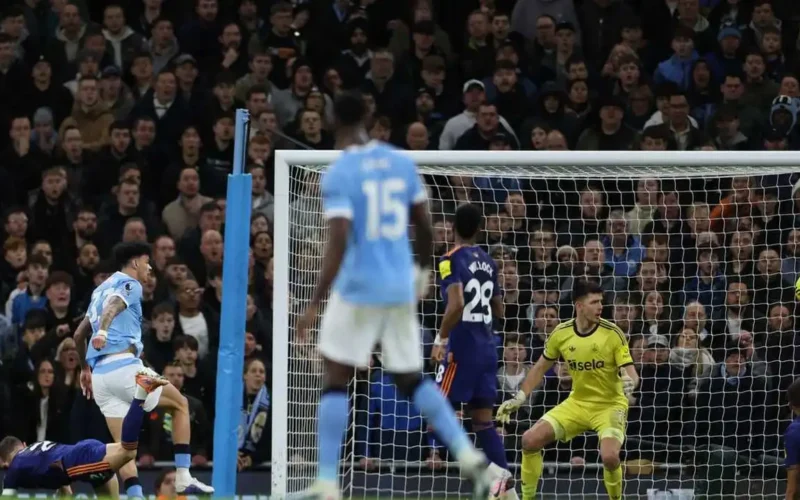 مانشستر سيتي يتخطى نيوكاسل ويشعل الصراع مع أرسنال على صدارة الدوري الإنجليزي